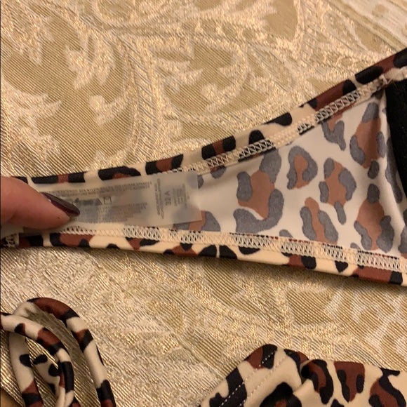 - Vs Leopard bikini size extra small - Picture 5 of 7